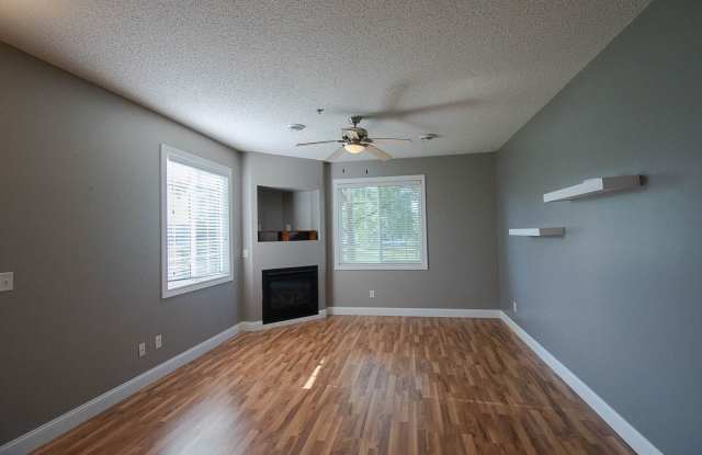 Beautiful Boulder Ridge end unit townhome w/upgrades throughout! Gallery 3