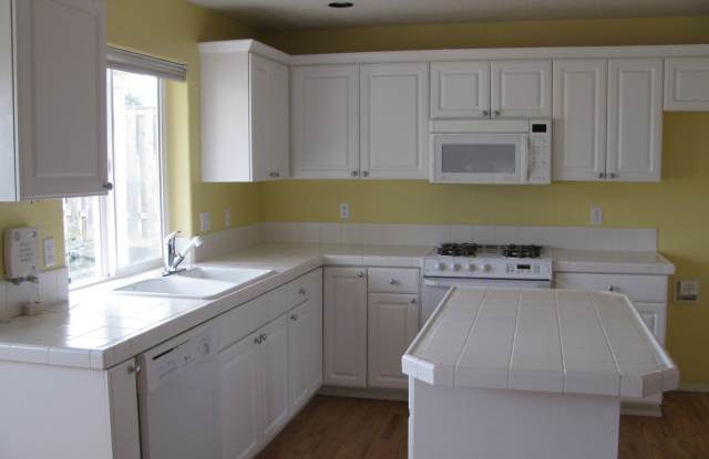 16525 NW Talkingstick Way ~ MOVE-In Special $1500 Off 1st Month's Rent!!  Magnificent Home with Many Great Features Gallery 4
