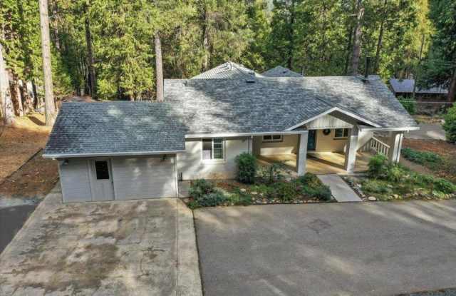 301 Woodpecker Lane - 301 Woodpecker Lane, Nevada City, CA 95959