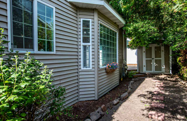 806 Ashley Drive - 1 Gallery 3