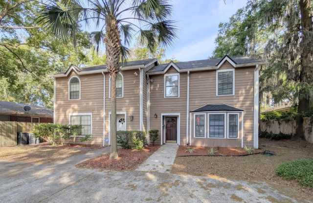 3945 OAK Street photos photos