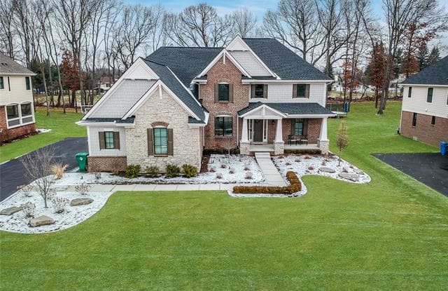 2340 MEDINAH Court - 2340 Medinah Court, Commerce, MI 48382