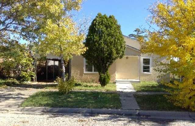 609 South Main Street - 609 South Main Avenue, Portales, NM 88130