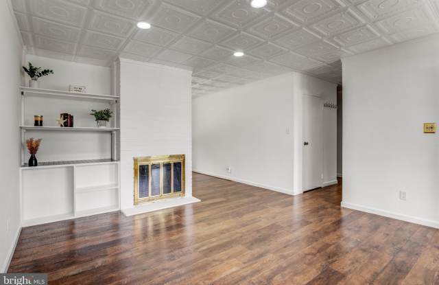 6323 HOWE Place Gallery 3
