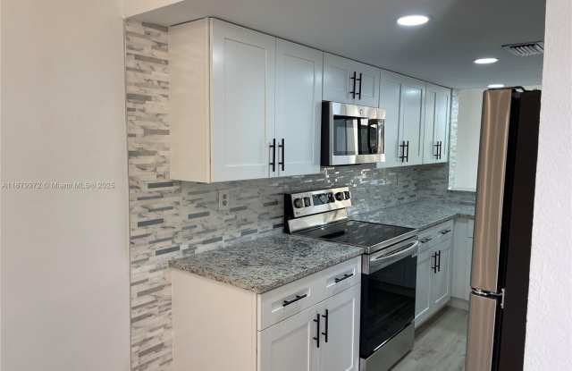 2961 SW 87th Ave photos photos