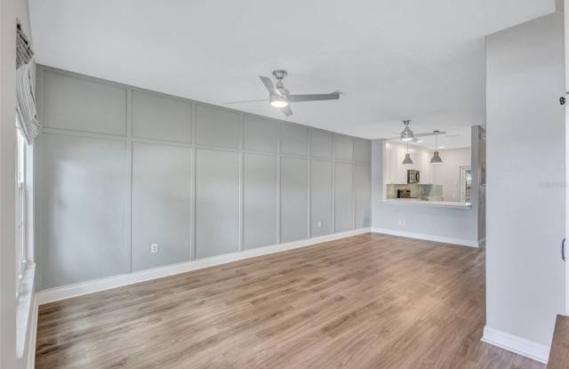 12450 BERKELEY SQUARE Drive Gallery 4