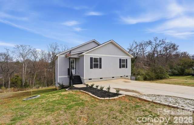 102 Snyder Court NE photos photos