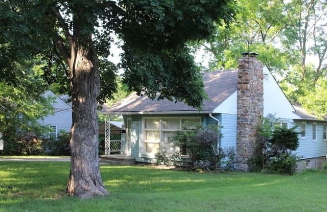 527 South Willow Avenue - 527 S Willow Ave, Sugar Creek, MO 64053