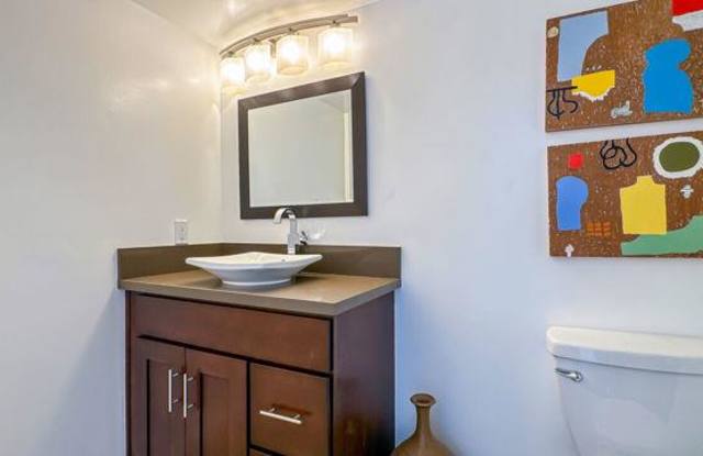 8697 Franklin Avenue - 8697 Franklin Avenue, Los Angeles, CA 90069