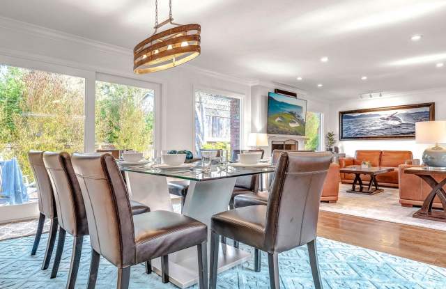 Pebble Beach Home Near Golf and Seal Rock Beach Gallery 4