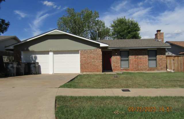 Very nice spacious home located in the Eisenhower Village area! photos photos