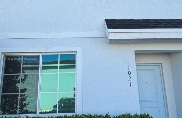 1021 Nw 5 - 1021 Northwest 5th Avenue, Florida City, FL 33034