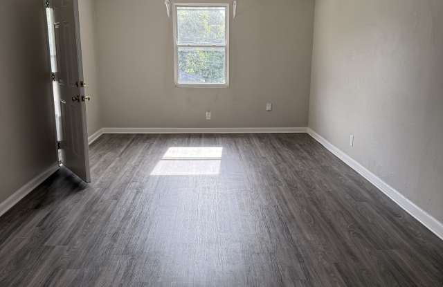 708 Linden Green Dr photos photos