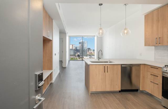 Luxury 1-Bedroom Condo in The Pullman – Downtown Nashville High-Rise photos photos