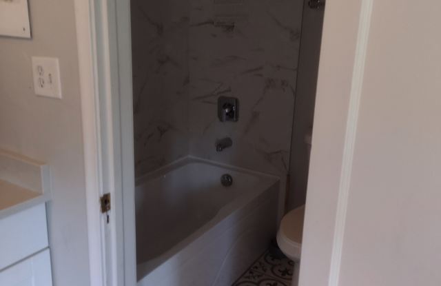 1278 East 100 South Gallery 3