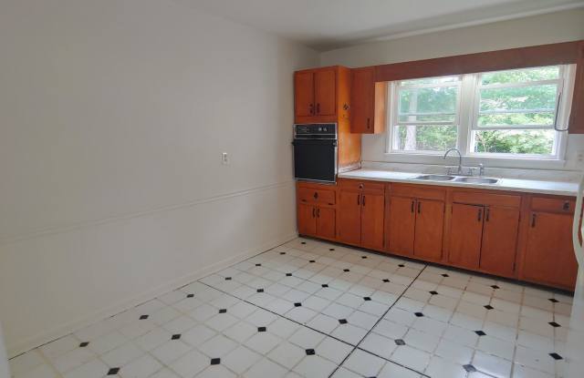 3 BR 1.5 BA single family house photos photos