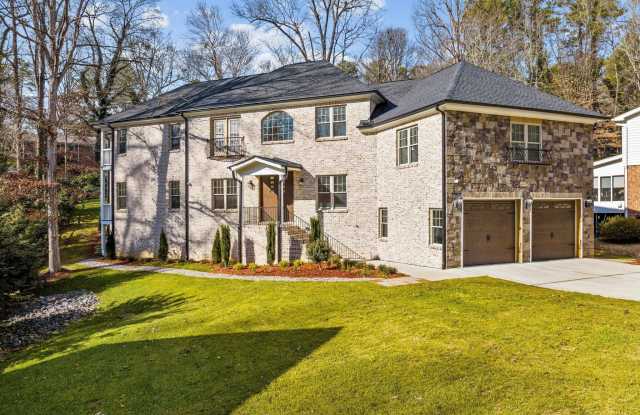 5019 Hollyridge Drive Gallery 2
