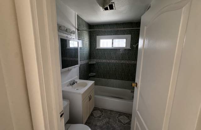 1307 West 56th Street photos photos