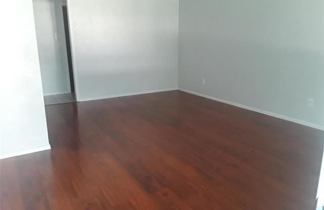 1908 Juanita Drive Gallery 2