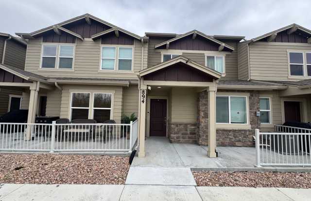 Stylish 3-Bedroom Townhome with Mountain Views & 2-Car Garage photos photos