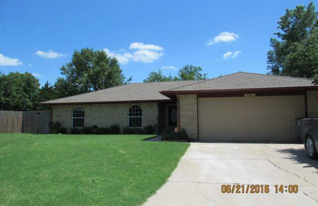 1701 NW Graywarr Place - 1701 NW Gray Warr Pl, Lawton, OK 73505