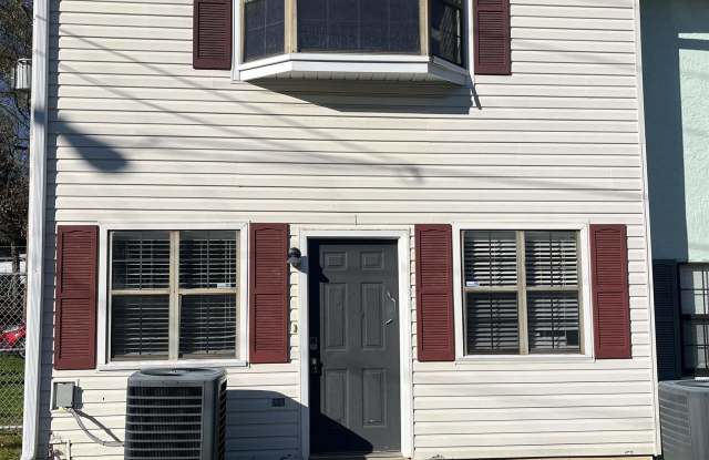 824 W Carolina Street - 824 West Carolina Street, Tallahassee, FL 32304 824 W Carolina Street - 824 West Carolina Street, Tallahassee, FL 32304