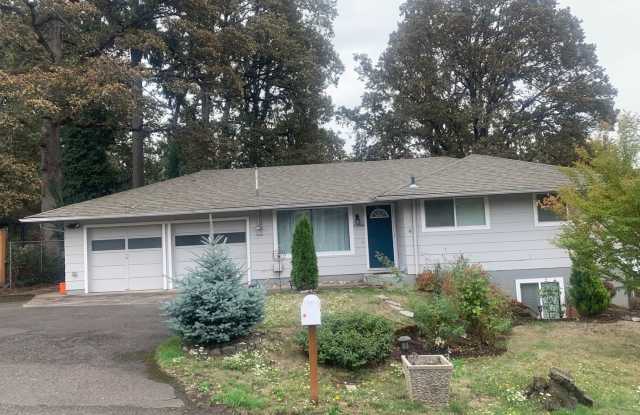 4 Bedrooms, 2 Bathrooms, Daylight Ranch with Large Fenced Back Yard, Ready For Lease!! photos photos