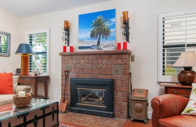 1033 Encino Row Gallery 3