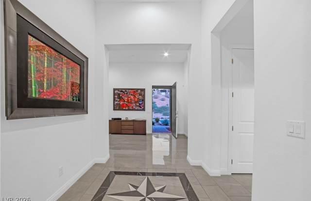 9 Porto Malaga Street Gallery 4