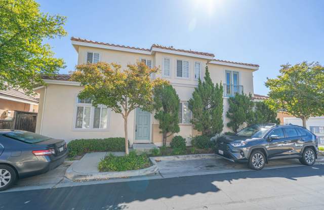 3-Bedroom Townhome with Community Pool  Spa in Valencia's Montevista! - 24452 Montevista Circle, Los Angeles County, CA 91354