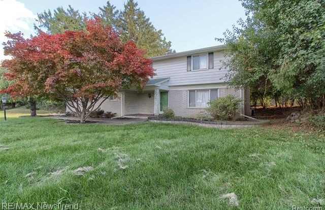 1305 Fieldway Court Gallery 1