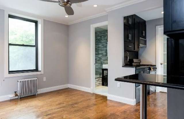 396 E 10TH ST. - 396 East 10th Street, New York City, NY 10009