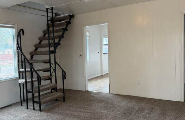 2Bed + Loft & 1Bath House in the Country!!!! Gallery 4