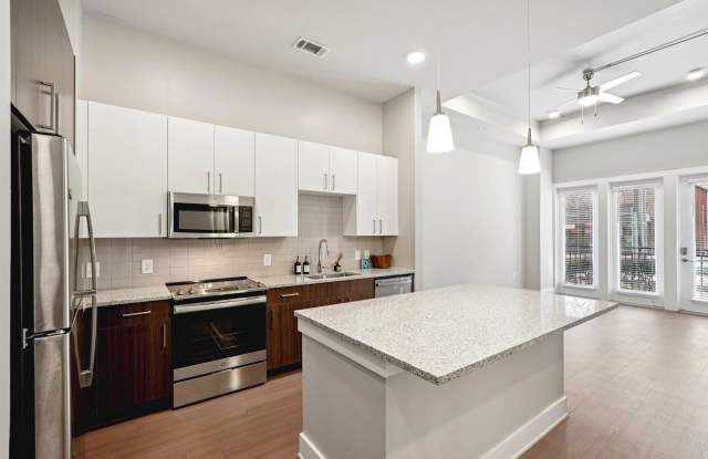 915 Glenwood Apartments at Grant Park photos photos