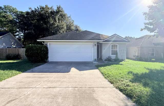 Spacious 3-Bedroom Home with Fireplace, Fenced Yard & Beautiful Water Views! Gallery 1