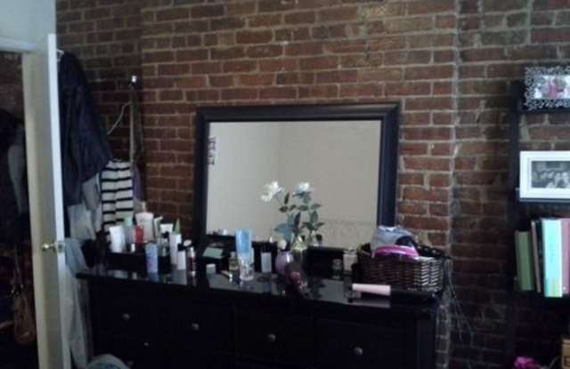 596 3rd Avenue Gallery 4