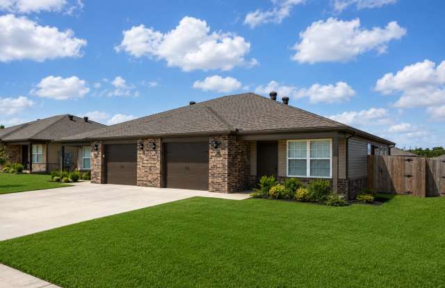 Woodward Park For Lease | 2 • 3 • 4 Bed • 2 Bath • Attached Garage photos photos