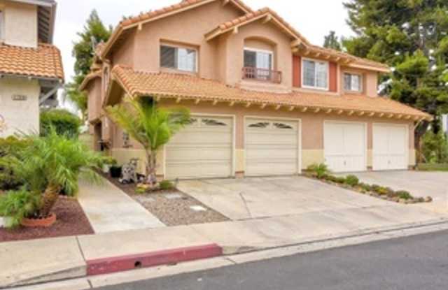 3 BD 2.5 BA Townhome in California Villas - 1727 Promenade Circle, Vista, CA 92083