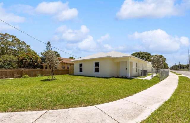 1132 11th Street Gallery 3