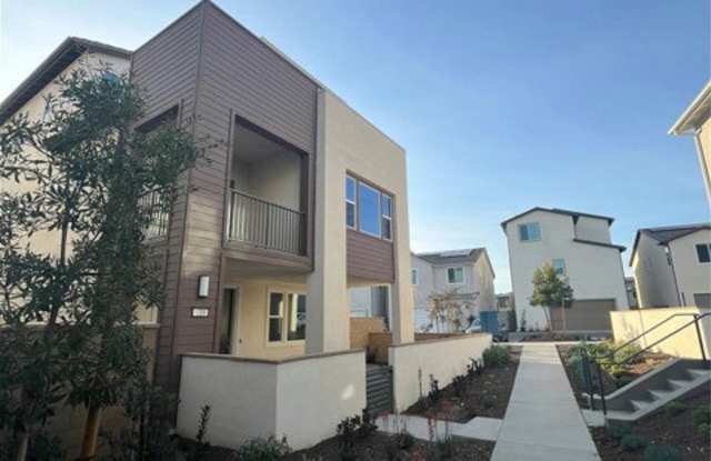 110 Seep - 110 Seep, Irvine, CA 92618