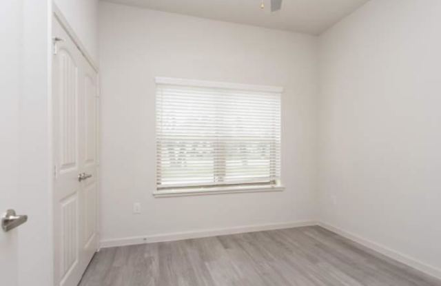 446 E Wonsley Dr Gallery 3