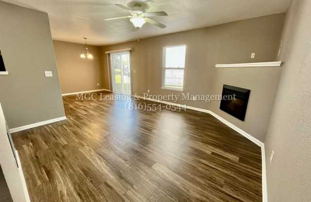 3101-3103 NW Gateway Dr Gallery 3