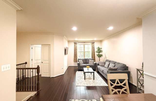 23687 SAILFISH Square Gallery 3