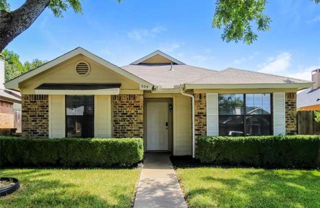 934 Sanders Drive - 934 Sanders Drive, Duncanville, TX 75137