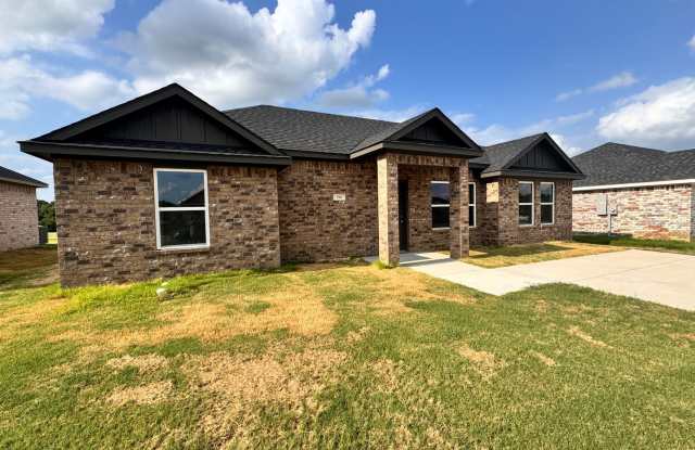 Brand‑New 3 Bed, 2 Bath Home on Sweet Pea Lane, Madill, OK photos photos