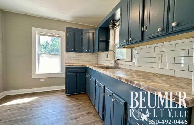 Charming + affordable 1/br 1/ba Cottage for rent Gallery 3