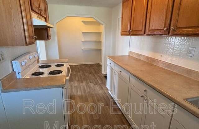 403 1/2 W Wheeling St photos photos