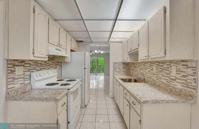 2900 NW 48th Ter - 2900 Northwest 48th Terrace, Lauderdale Lakes, FL 33313