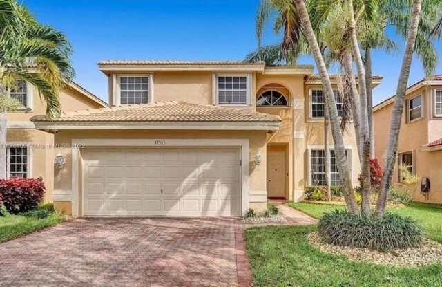 17943 SW 33rd Court Gallery 1