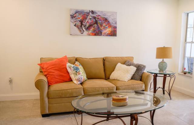 1425 Riverside Circle photos photos